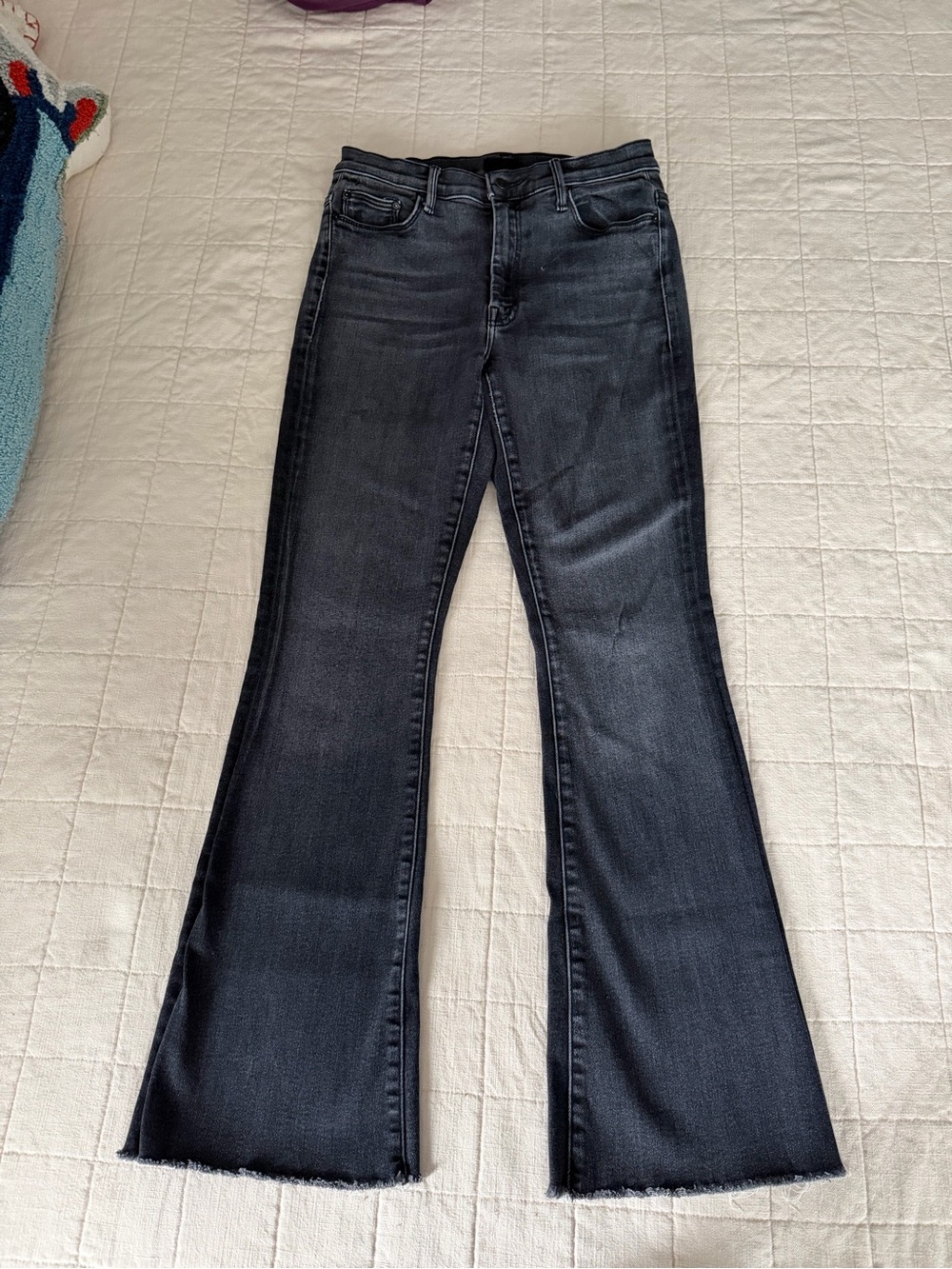 MOTHER The Weekender Fray Jean